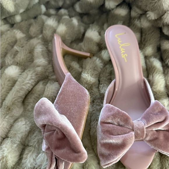 Lulus Shoes - Lulu's Pink Velvet Bow Heels - Size 7 1/2